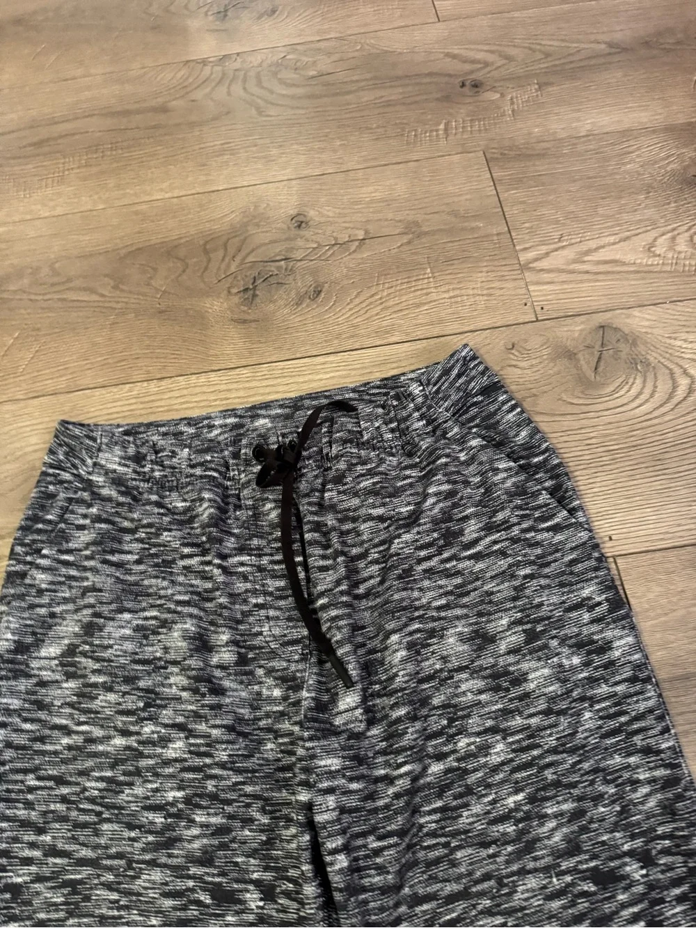 Lululemon Women’s Black & White Heathered Jogger Pants Size 4 Inseam 27”